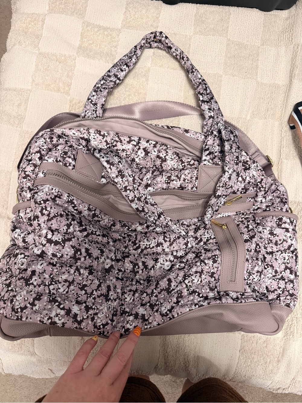 Isaac Mizrahi travel bag! Like new! Floral Quilted Tote Bag in Dusty Pink